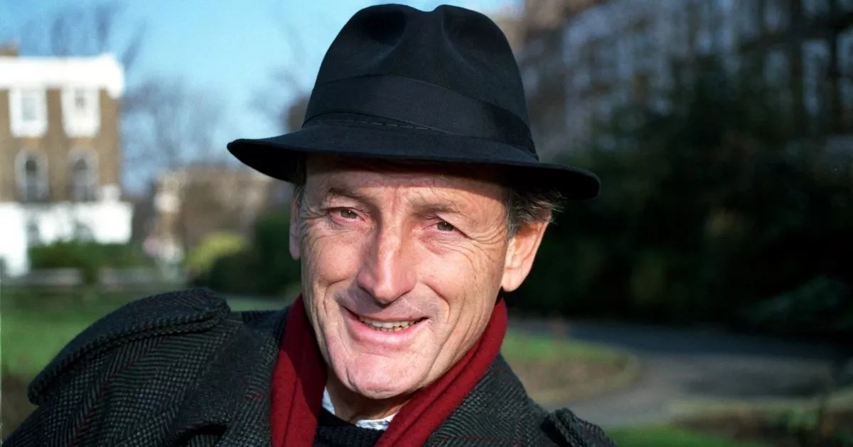 Ex-parceiro de Sophie Alexander, de Green Wing, morre aos 96 anos