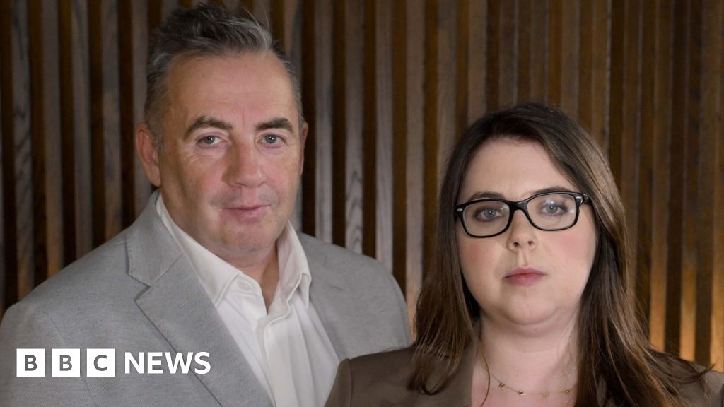 Minha esposa e minhas filhas deixaram um legado de amor, diz John Hunt à BBC