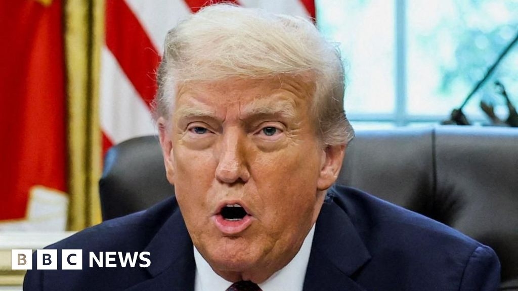 Трамп заявил, что подаст в суд на New York Times на 15 миллиардов долларов