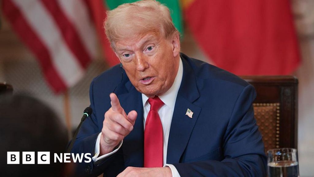 Trump diz que UE e México enfrentam tarifa de 30% a partir de agosto