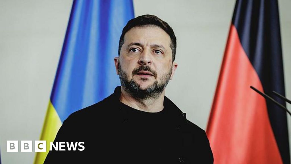 Russia 'complicating' end to war, says Zelensky as Trump urges Ukraine to agree to Moscow peace deal