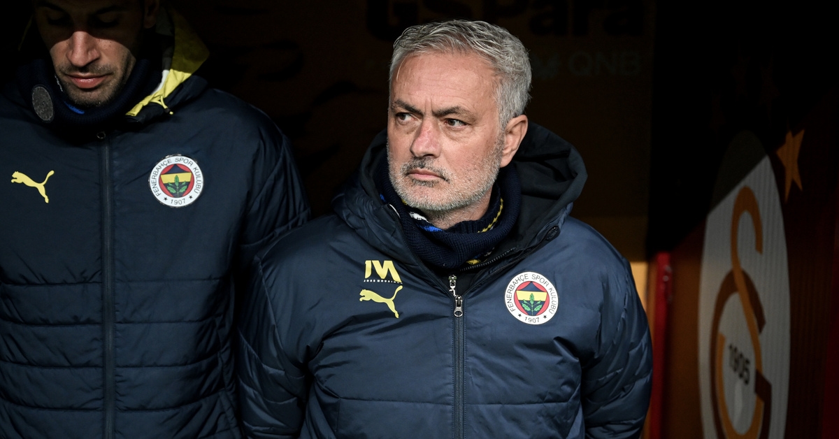 Mourinho s'est rendu dans la salle des arbitres après le match !