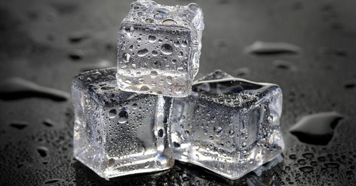¡Ten cuidado antes de consumir hielo! Te enferma...