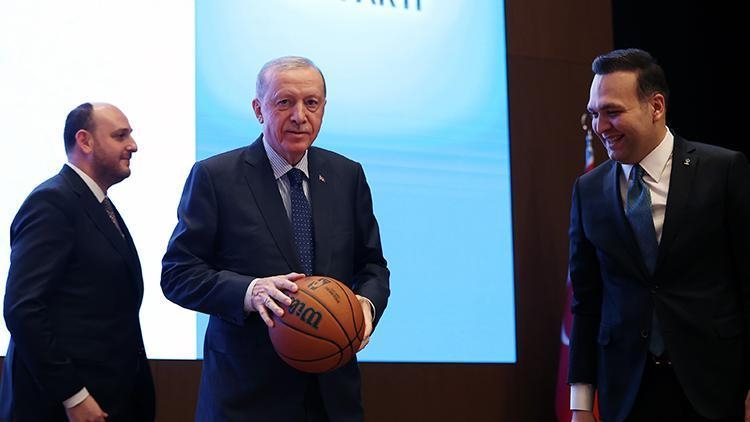 Le président Erdoğan a présidé la réunion du comité exécutif central de la branche jeunesse