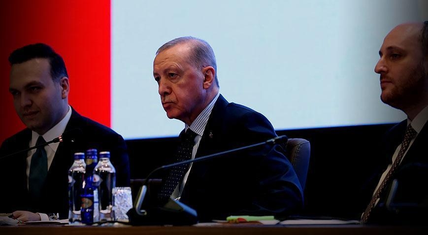 El presidente Erdoğan presidió la Junta Ejecutiva Central de las Secciones Femeninas y Juveniles del Partido AKP