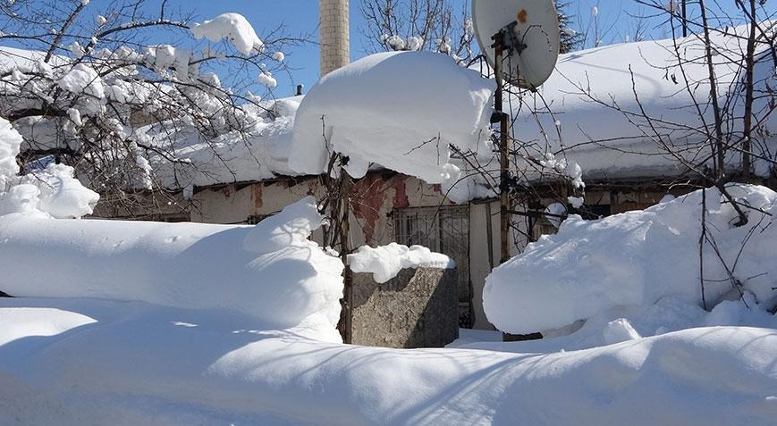 It lasted for 3 days! Snow almost swallowed a city