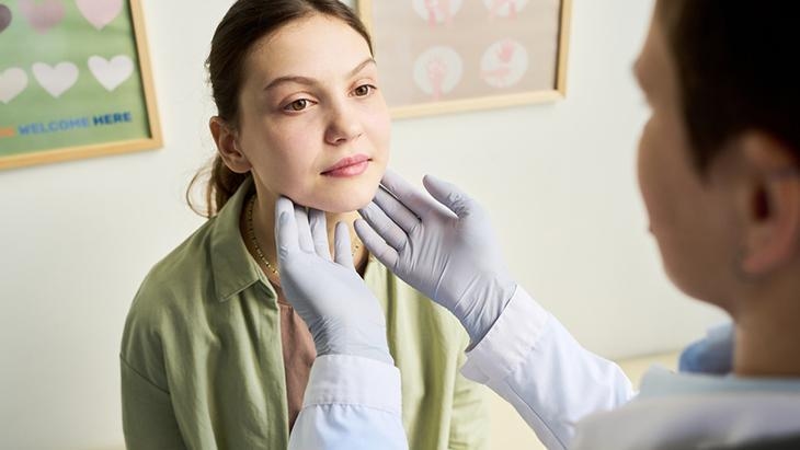 La demande de rhinoplastie a chuté à l’âge de 15 ans ! « Nous recommandons après 18 ans »