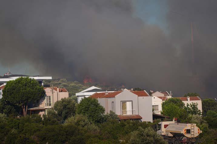 Huge fire in Çeşme! Here are the terrifying images...