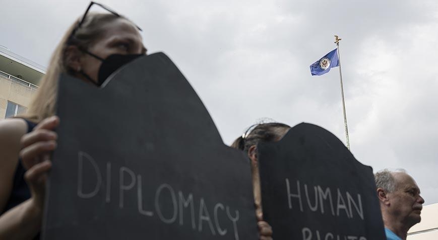 The US is discussing this incident! More than 1,300 personnel were fired from the ministry.