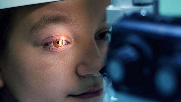 ¡Progresa insidiosamente! El glaucoma puede provocar pérdida permanente de la visión.