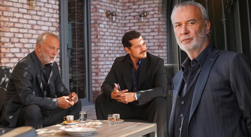 ¡Nuevos juegos, nuevos planes en 'Eşref Rüya'! Levent Özdilek se une a la serie
