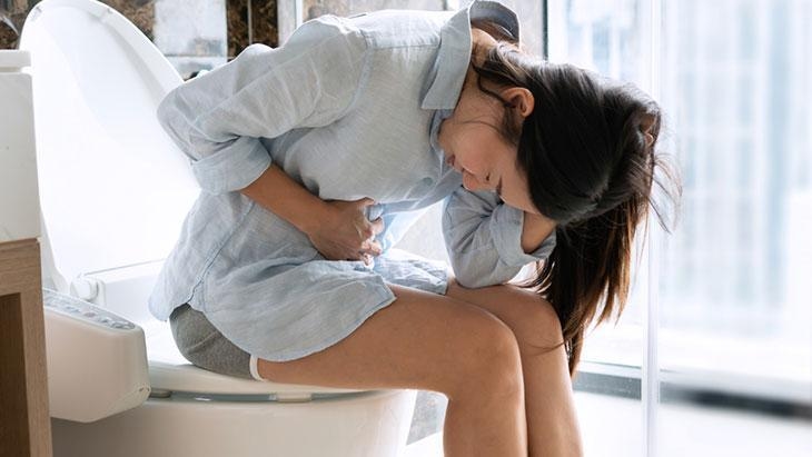 Dire « mangez des fibres contre la constipation » ne suffit plus ! Intégrez ces aliments à votre alimentation.