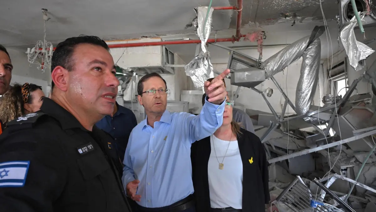 Photos: Israeli leaders visit area hit by Iranian attack in Tel Aviv