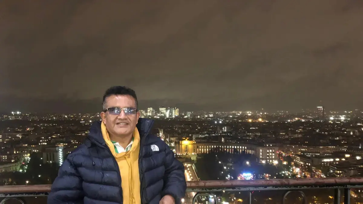 Dziennikarz Fredy Calvache zmarł w Szwajcarii po długiej walce z rakiem: jego śmierć potwierdziła rodzina.