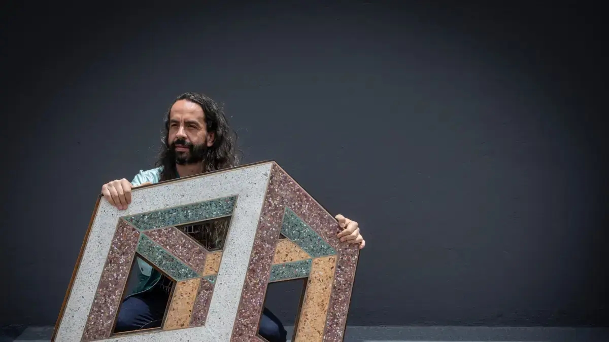 Ein Künstler inmitten der Ruinen: Rodrigo Echeverris erschütternde Ausstellung im LGM