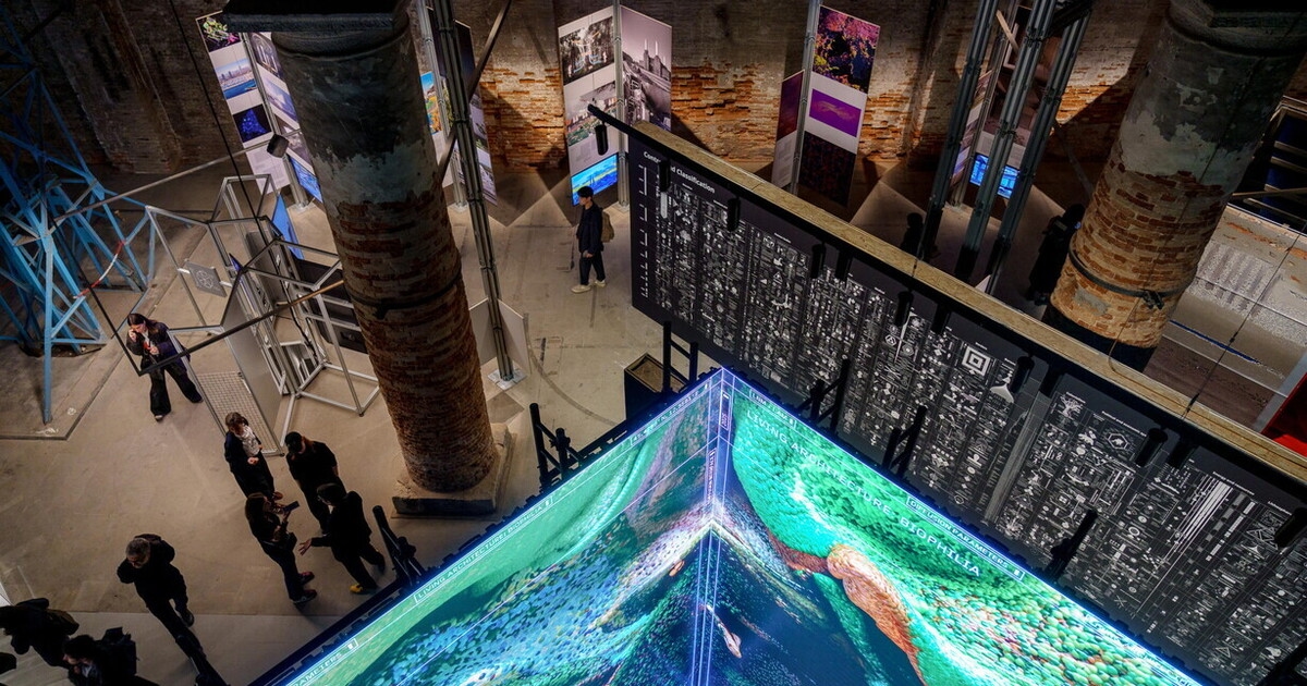 Vuoto alla Biennale. La morte di Koyo Kouoh, i dubbi sulla sua eredità e sul futuro della fondazione