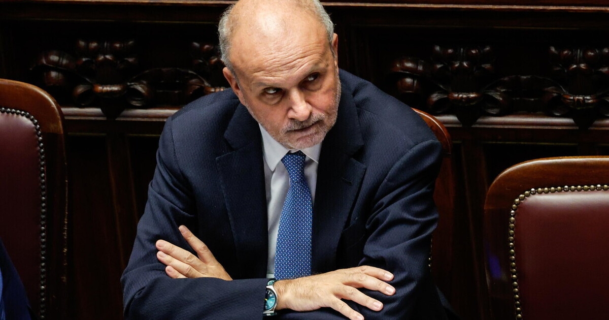 Schillaci arrisca seu futuro político ao reorganizar o ministério