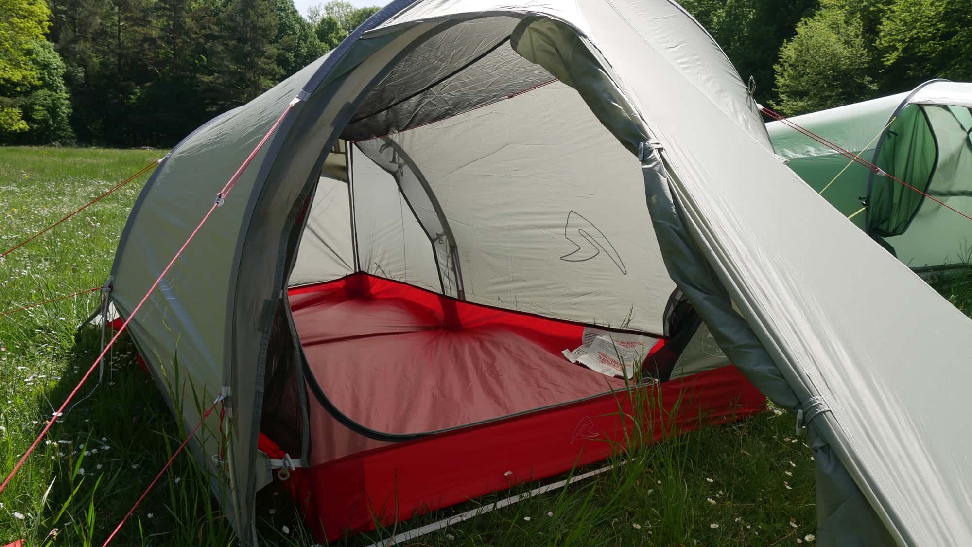 Test: Robens Sprinter 2: Lichtgewicht tunnel voor zomertochten – nu in de aanbieding!