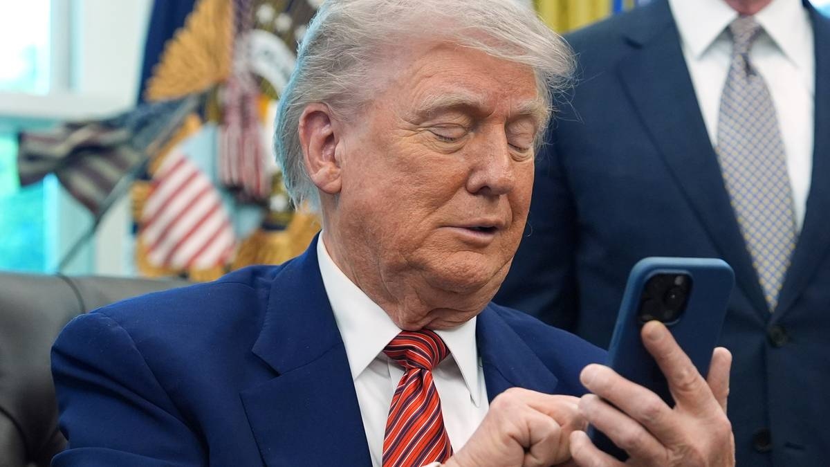 They convinced Trump to help Ukraine. The media reported an important call from Poland.