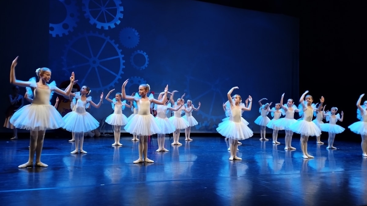 Standing ovation for the ballet “Coppelia” by Mdanse 52