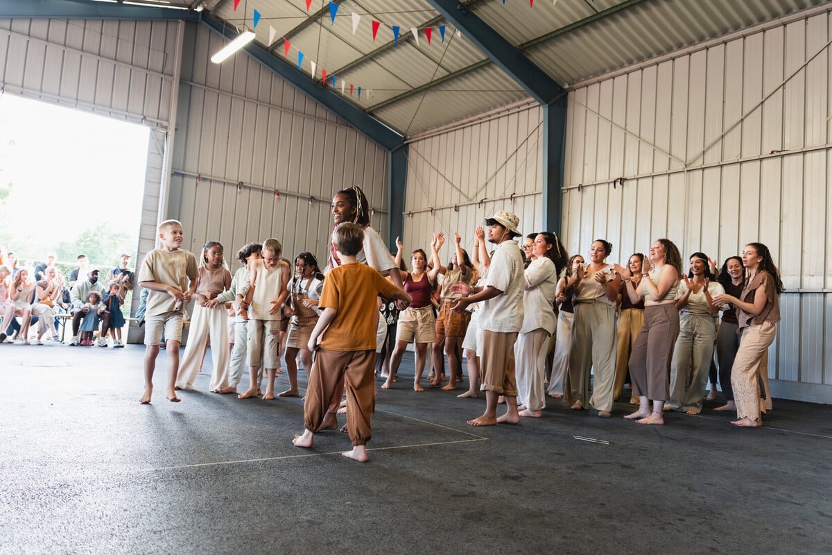 Ein „Kokon der Energie“ zum Abschluss des Tanzworkshops
