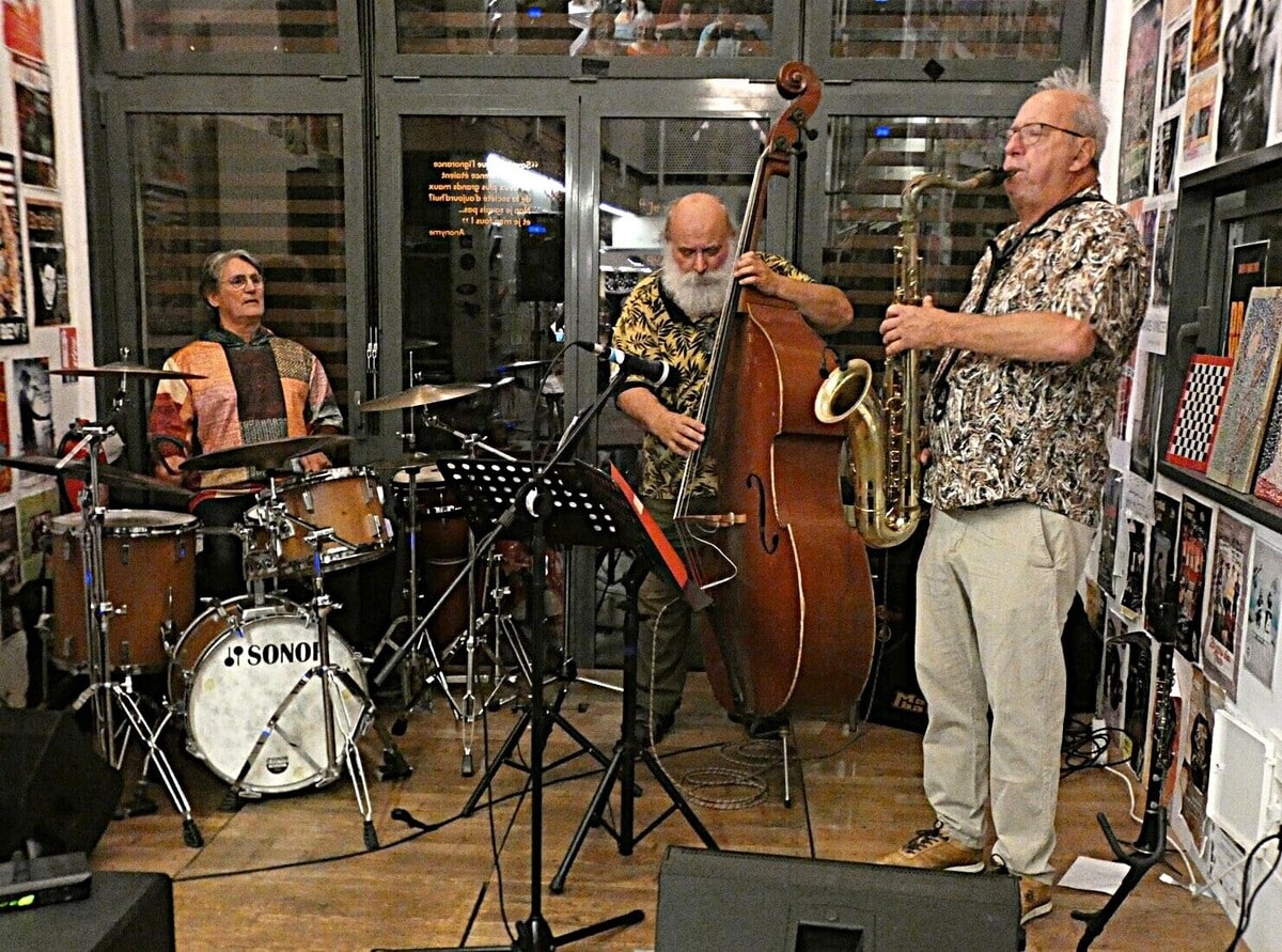 Uma noite de jazz com a música do Freedom J Dance