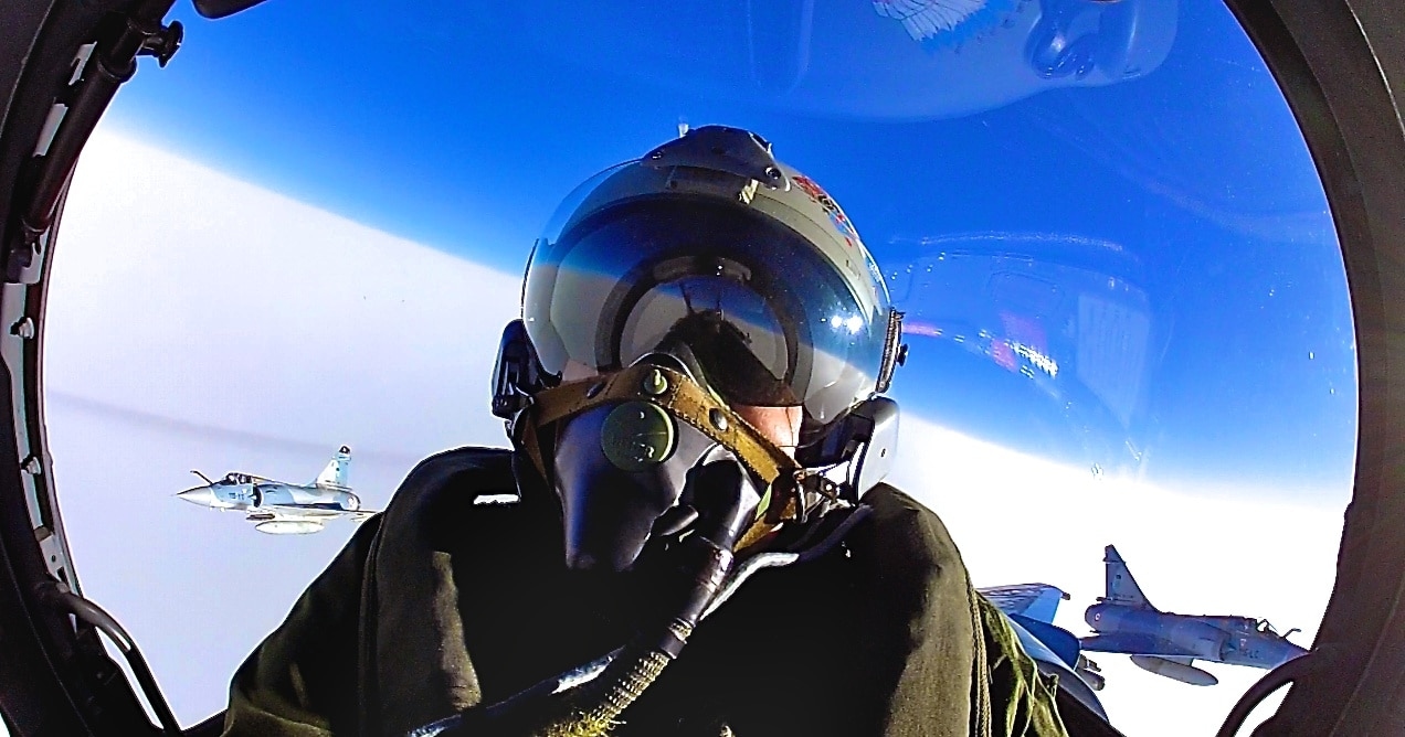 Acariciando as Estrelas: Confidências de um Piloto de Caça