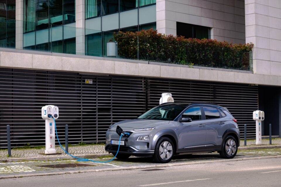 Zweite Phase des von Mobi.E gestarteten Wettbewerbs ermöglicht die Installation von 40 weiteren Stationen in 18 Gemeinden