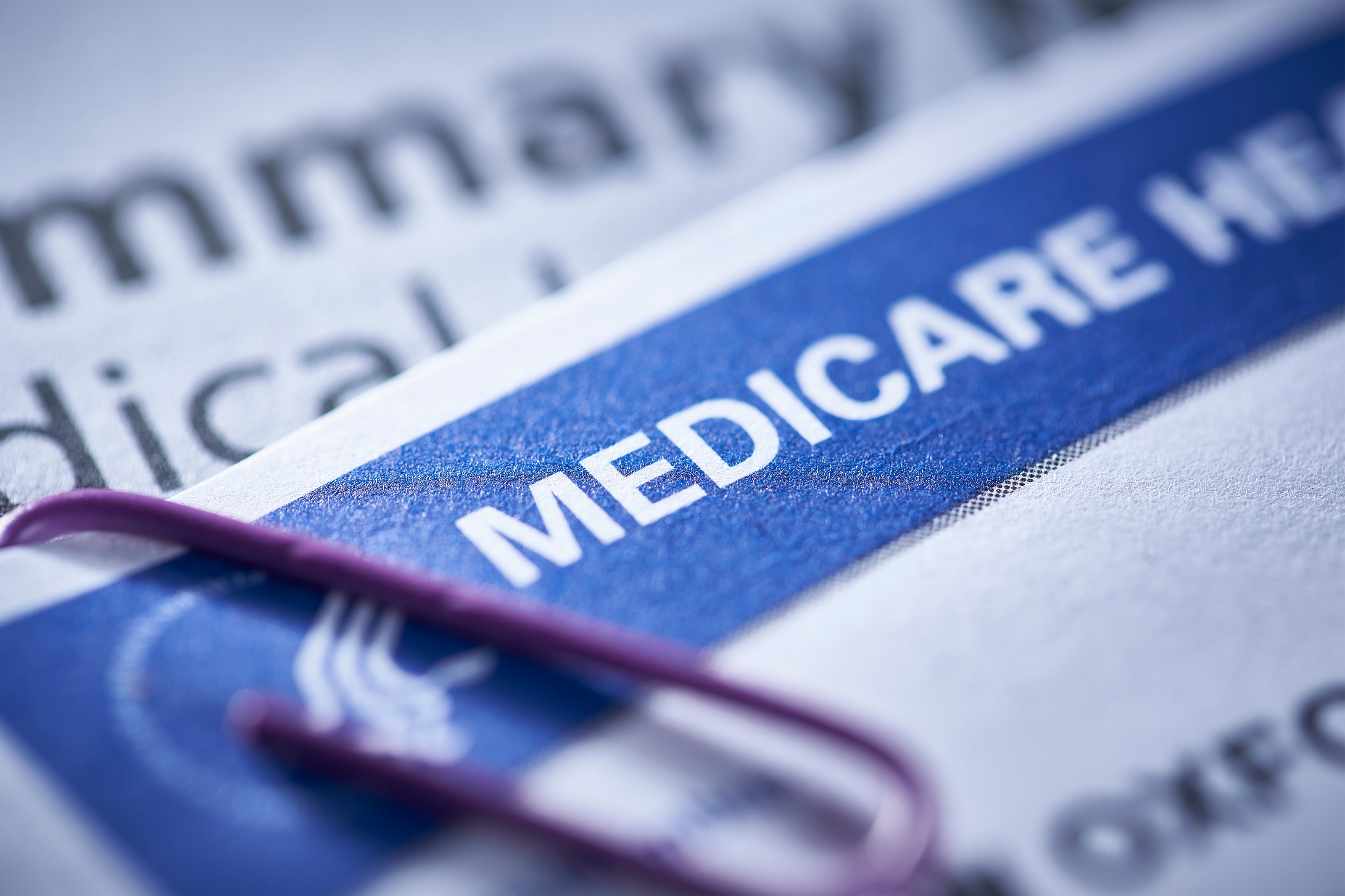 ¿Tienes cobertura médica a través de tu empleo a los 65? Quizás aún quieras inscribirte en Medicare.