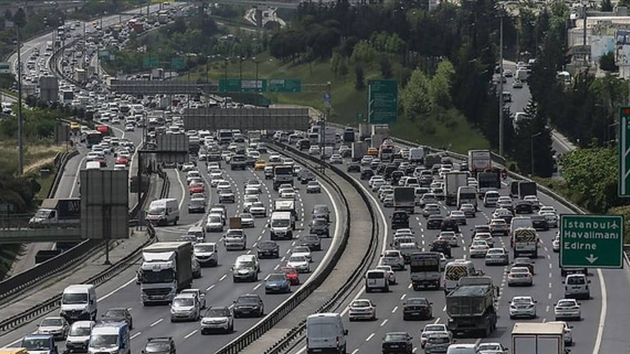 Krankenwagen in Istanbul senden Nachrichten an Autoradios: Wenn der Krankenwagen eintrifft, wird dies im Radio zu hören sein.