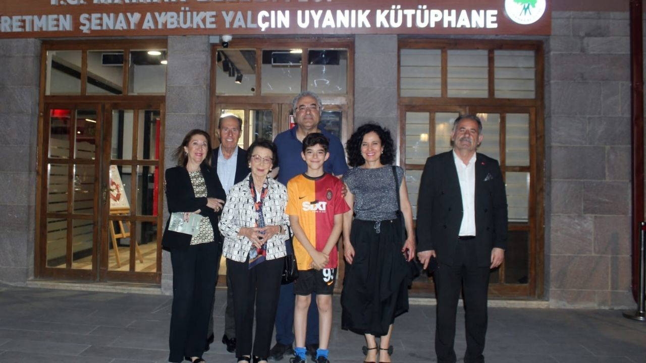 Özden Toker, İnönüs Tochter, besuchte die Musiklehrerschule