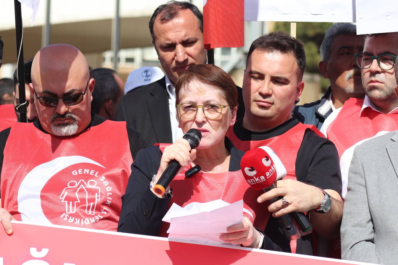 O general Sağlık-İş anunciou as demandas de negociação coletiva dos profissionais de saúde: As políticas do governo esgotaram os profissionais de saúde.