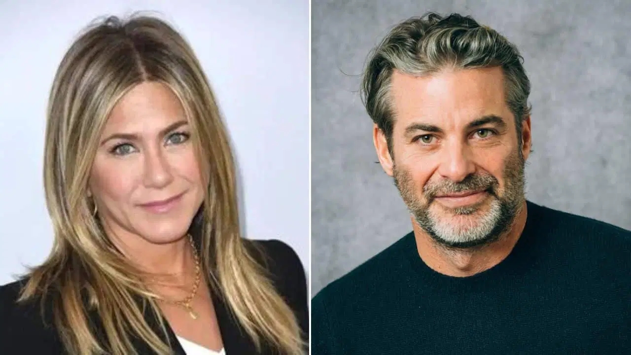 Jennifer Aniston s'est lancée dans une nouvelle histoire d'amour : elle a perdu son cœur avec un hypnotiseur qui est un pionnier de la vie saine.