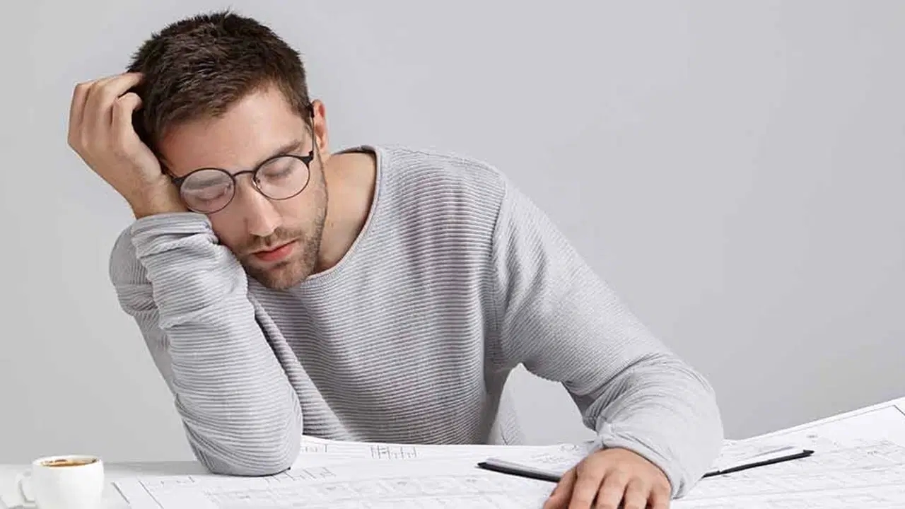 Prueba de semana laboral de 4 días: estrés reducido, productividad aumentada