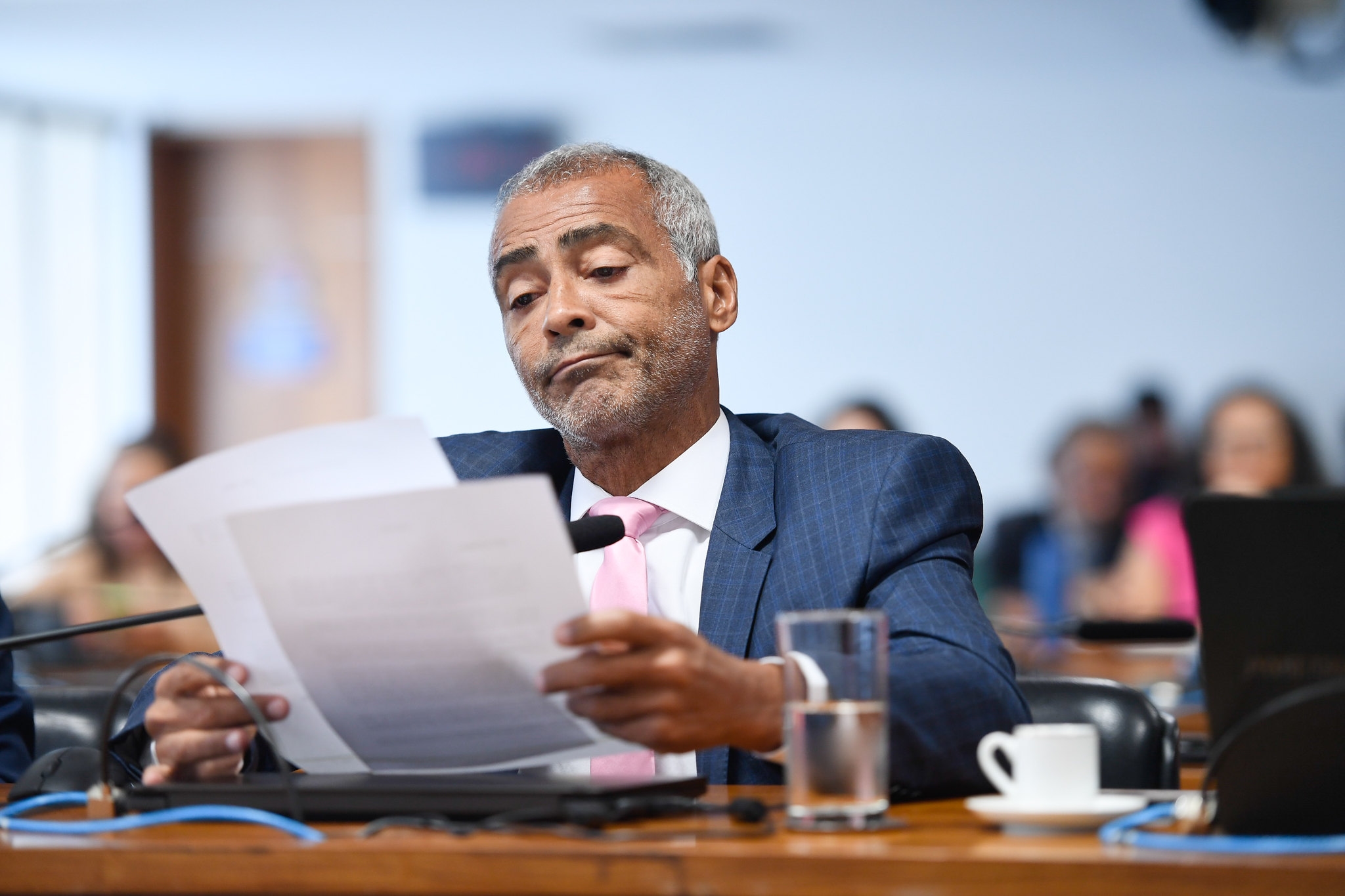 Romário reacciona a las presiones para el impeachment de Moraes