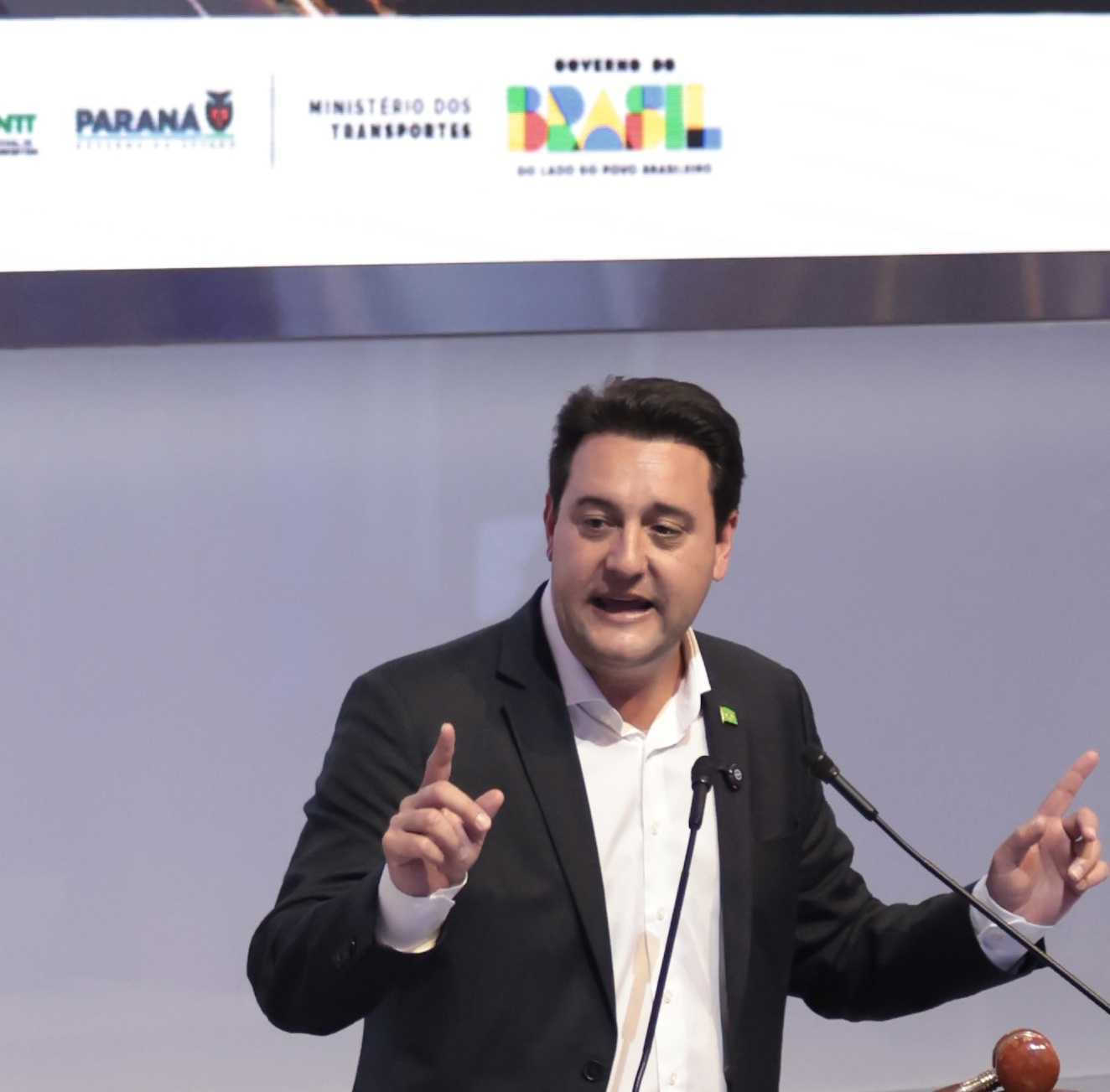 Ratinho Jr. is the favorite in Paraná and will beat Lula in any scenario, according to a poll.