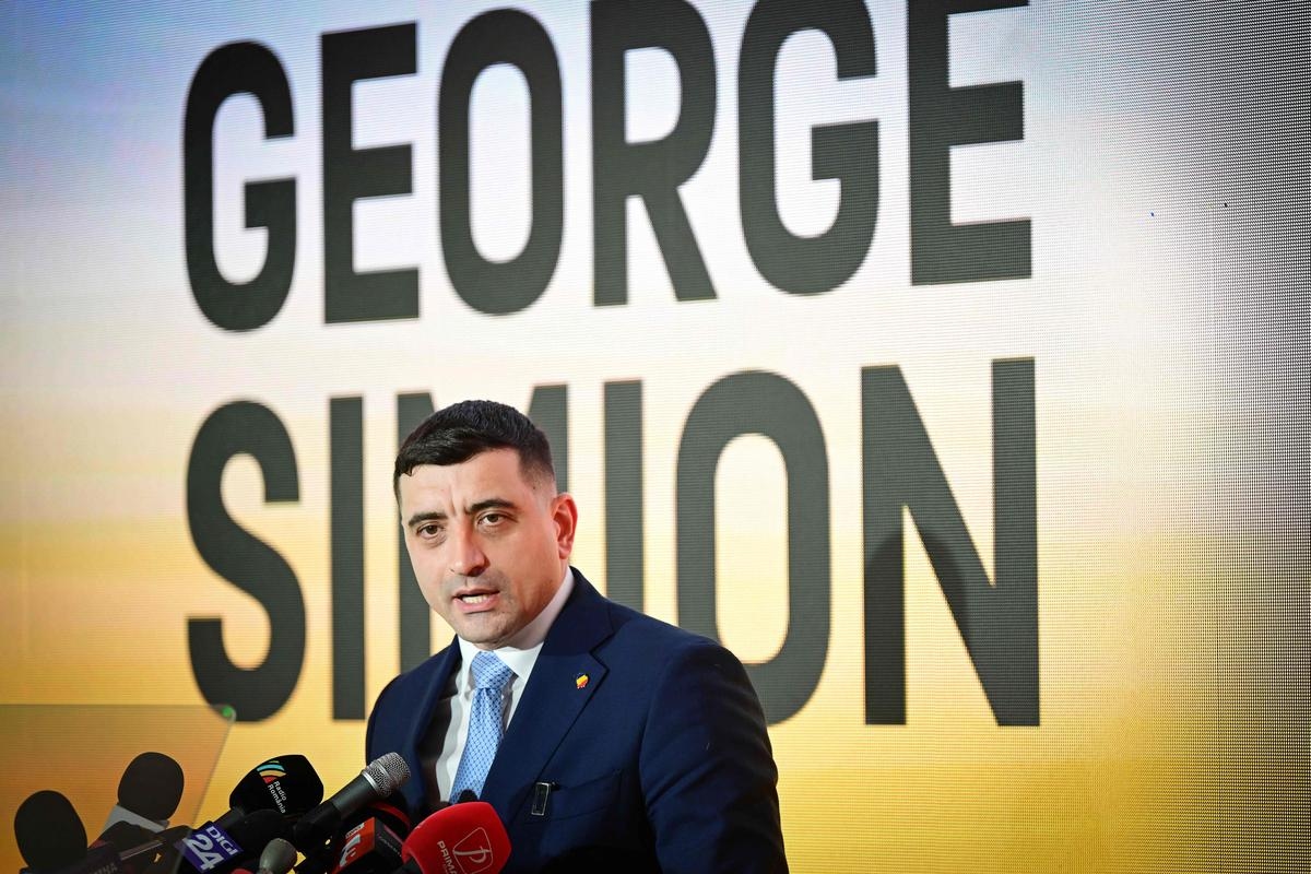 Romanian presidential election: George Simion, far-right candidate, largely ahead in the first round