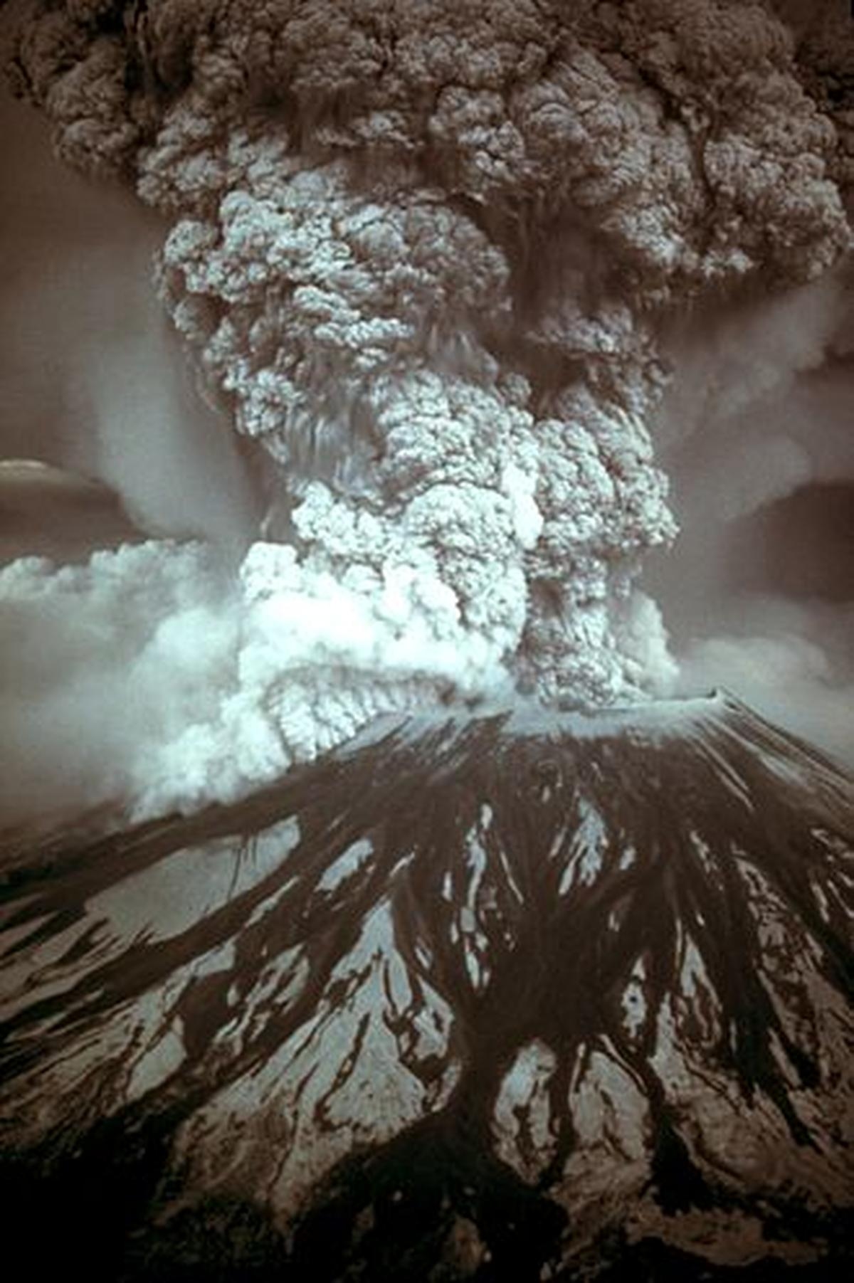 Kalender vom 18. Mai: Vor 45 Jahren: Ausbruch des Mount St. Helens, der größte jemals in den Vereinigten Staaten registrierte Vulkanausbruch