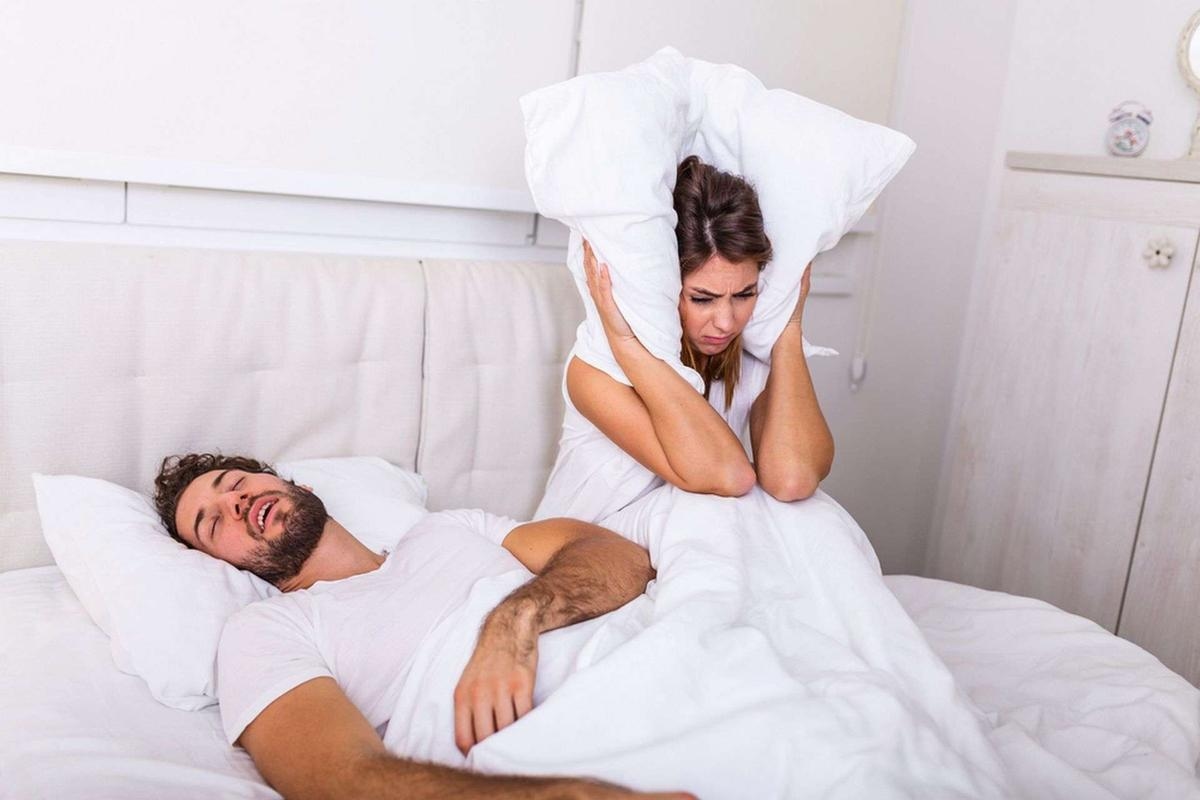 Why doesn't snoring wake the snorer?