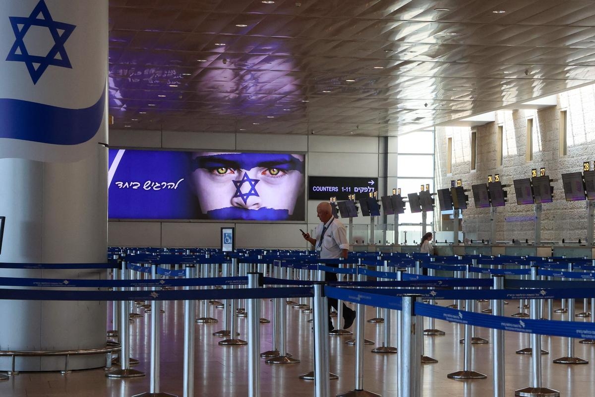 Jemen: Houthis feuern Raketen auf den Flughafen von Tel Aviv ab, Israel verspricht „energische Reaktion“
