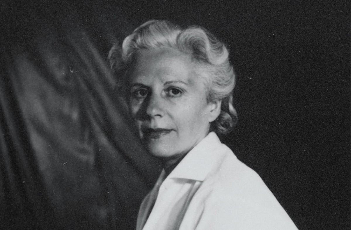 We read "The Garden on the Sea" by Mercè Rodoreta, one of the most beautiful voices in Catalan literature