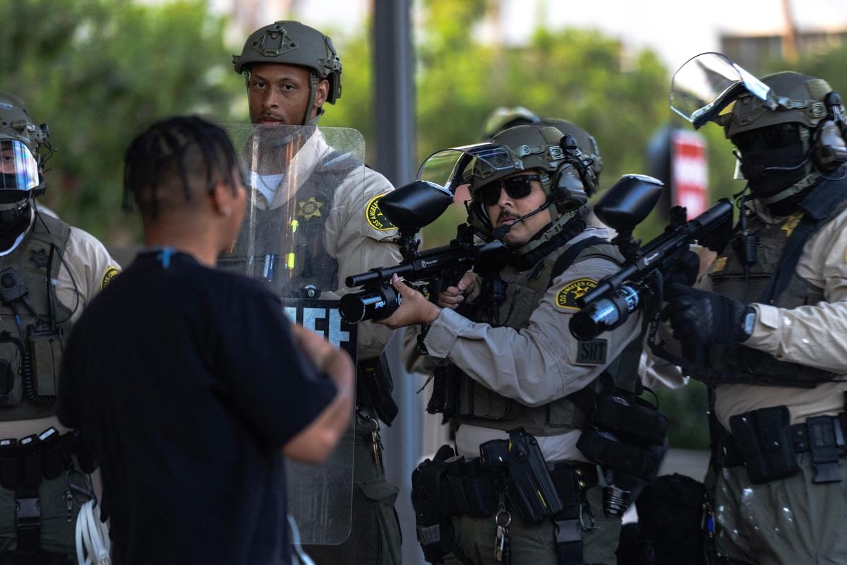 Zamieszki w Los Angeles: rozmieszczenie Gwardii Narodowej przez Trumpa uznane za nielegalne