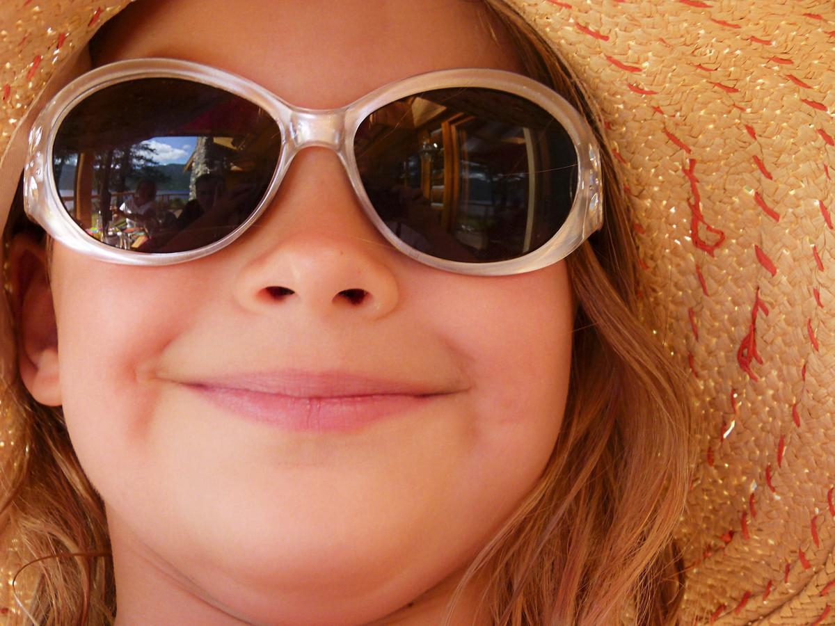 Protectores solares, gafas de sol... ¿Qué protección elegir para los niños?