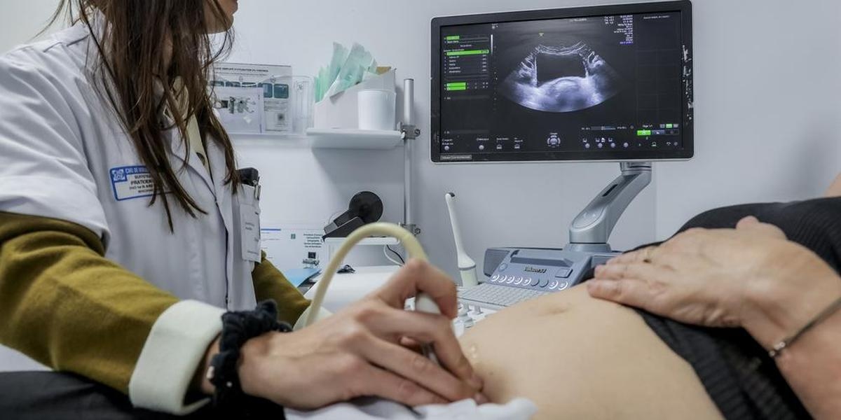 Endometriose: Três anos após o anúncio da “estratégia nacional”, os recursos continuam insuficientes