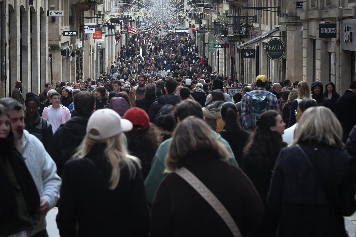 Francia: l'inflazione rallenta allo 0,9% su base annua ad agosto, la crescita raggiunge lo 0,3% nel secondo trimestre