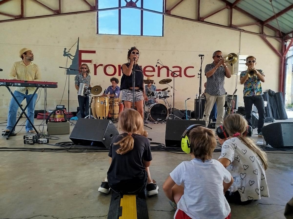 “Com Ouvre la voix, prolongamos o fim do verão”: o festival ciclomusical gratuito de Bordeaux continua no domingo
