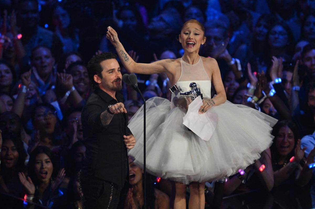 MTV Video Music Awards: Ariana Grande wint met "Brighter Days Ahead"