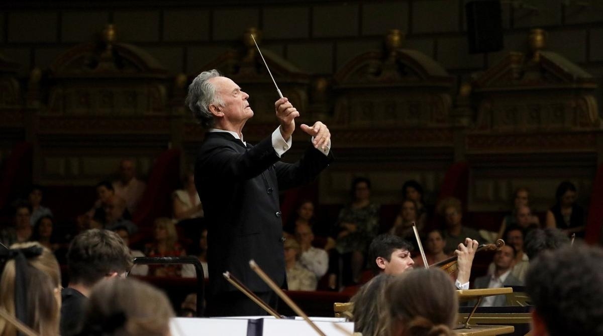 Bordeaux Opera. Men, animals, preserved spaces: three faces of the sea according to Salgado and Debussy