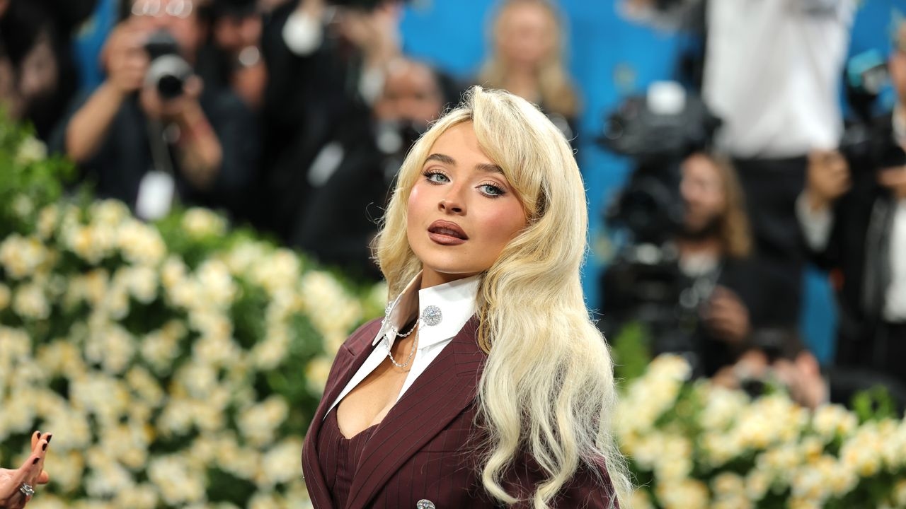 Sabrina Carpenter: Ihr Fake-Bob ist die perfekte Variante für alle, die sich nicht trauen, ihre Haare abzuschneiden