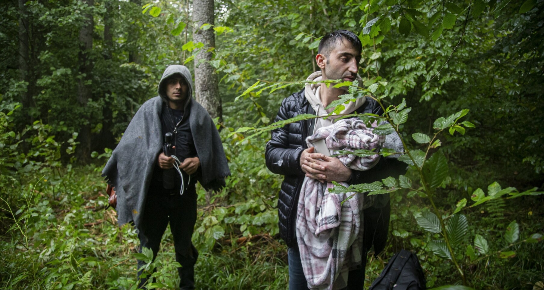 Requerentes de asilo afegãos recebem indenização por maus-tratos sofridos por guardas de fronteira poloneses